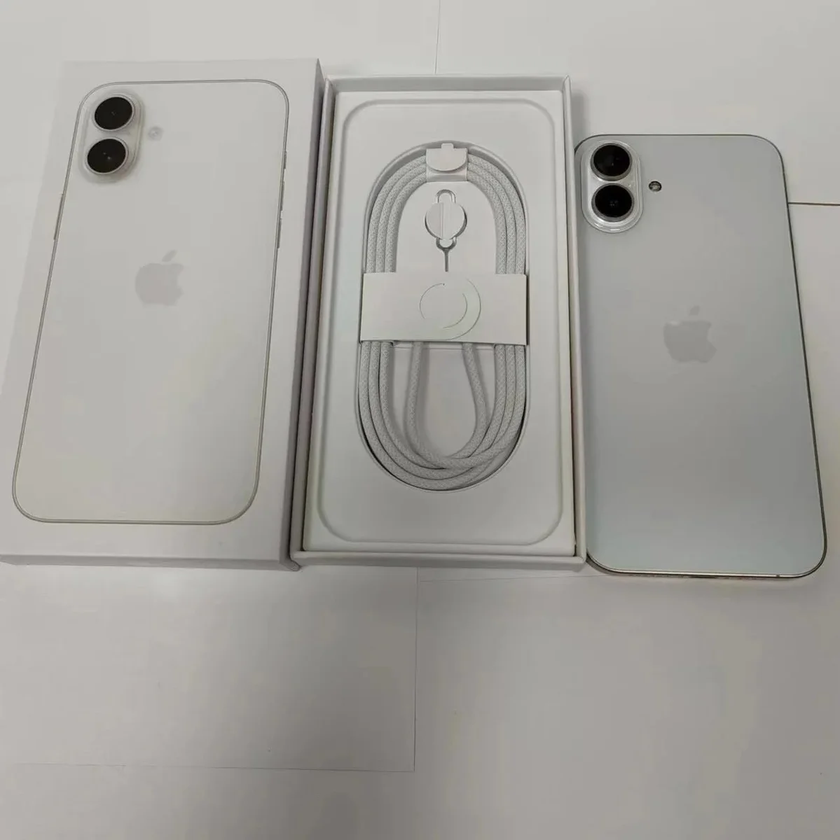 Apple iPhone 15 White Smartphone — Hipobuy Spreadsheet find