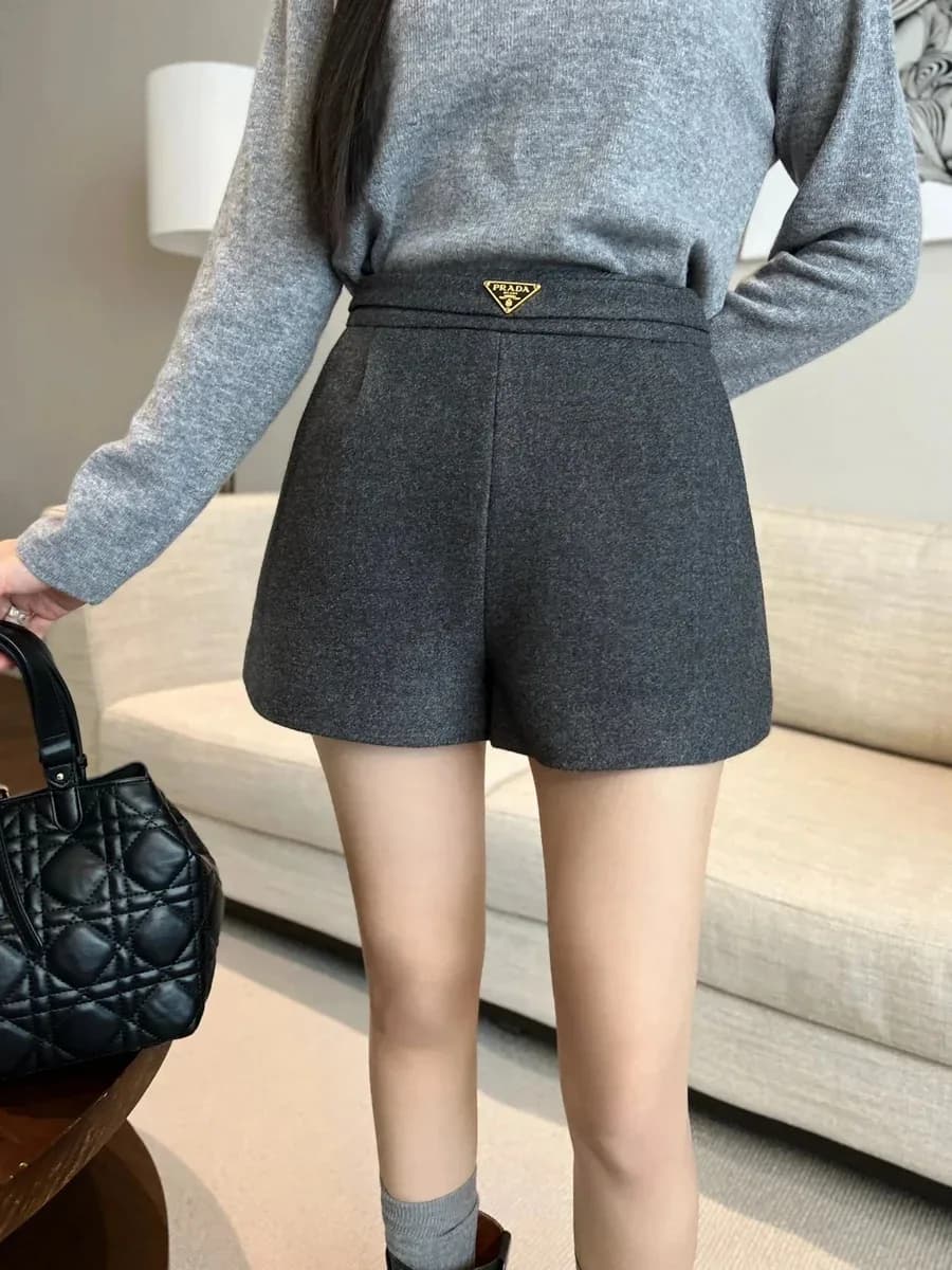 Prada Wool Blend High-Waisted Shorts — Hipobuy Spreadsheet find