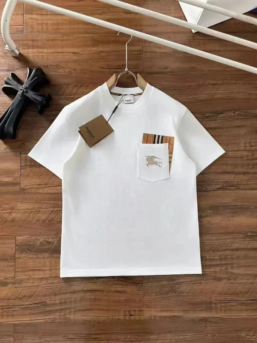 Burberry White Horse Pocket T-Shirt — Hipobuy Spreadsheet find
