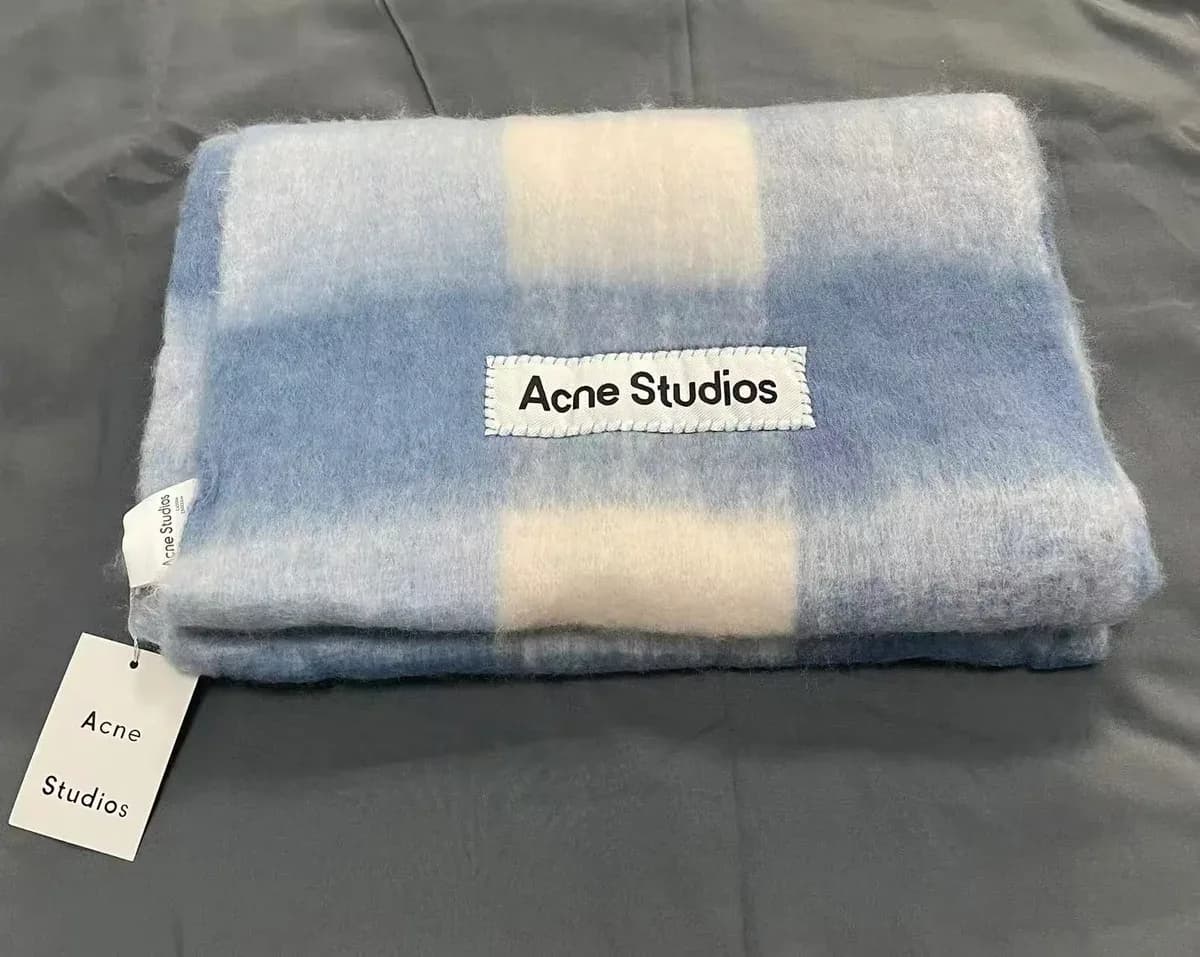 Acne Studios Blue & Cream Plaid Throw Blanket — Hipobuy Spreadsheet find
