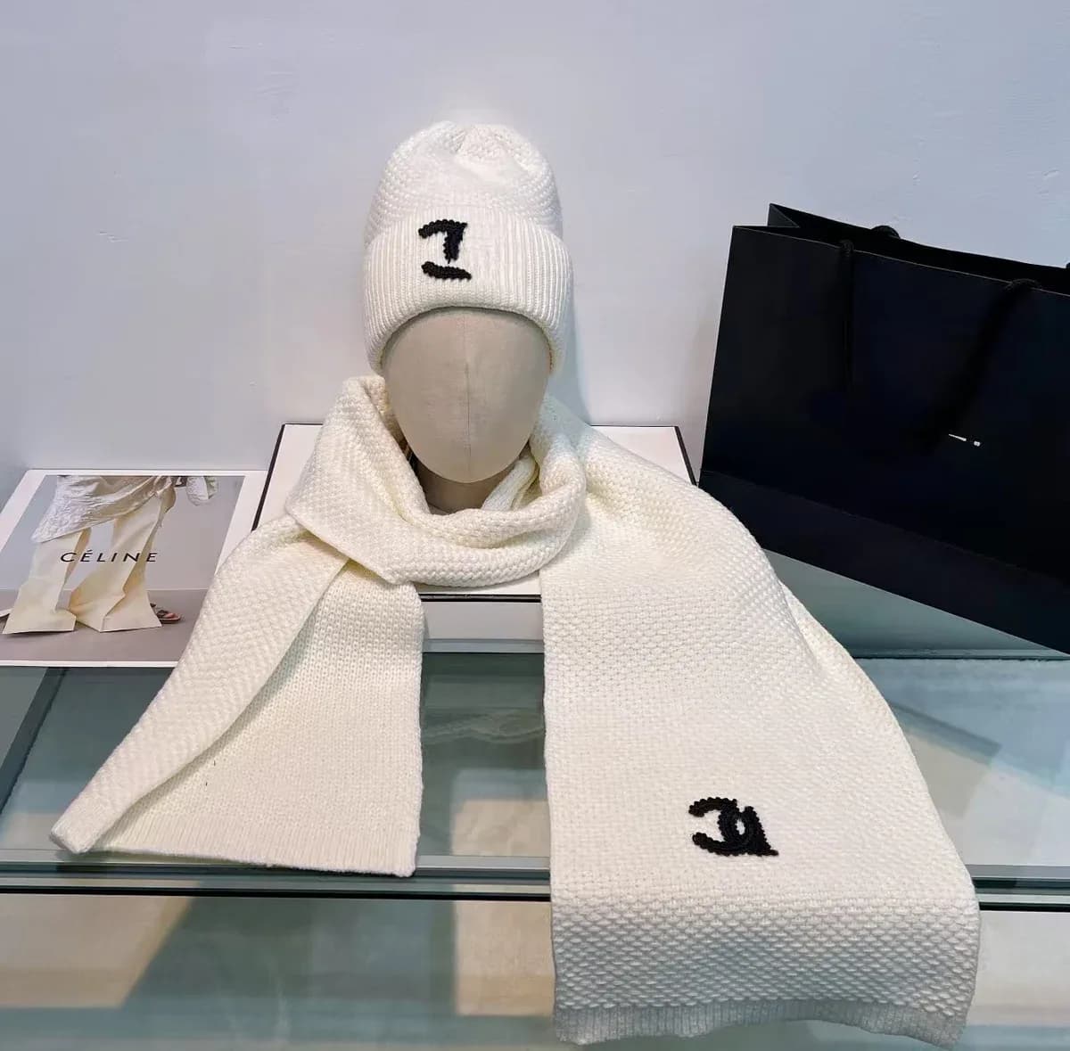 Chanel C套装白-高品质 Scarf & Beanie Set — Hipobuy Spreadsheet find