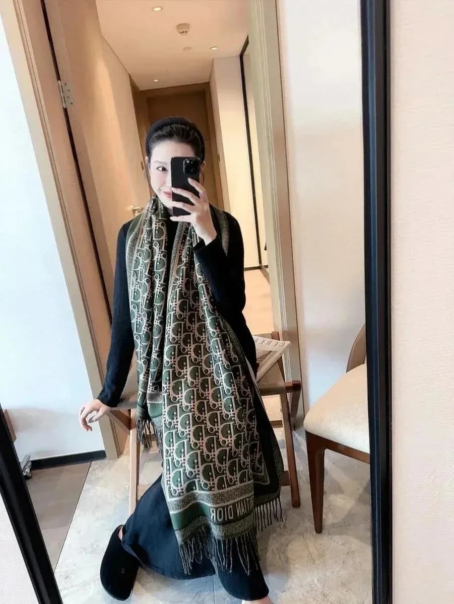 Dior Classic Flap Green & Beige Scarf — Hipobuy Spreadsheet find