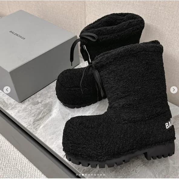 Balenciaga Black Faux Fur Boots — Hipobuy Spreadsheet find